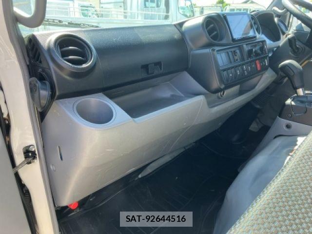 Hino DUTRO 2022-03 7250573-26