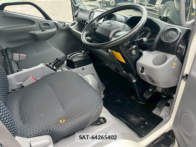 Hino DUTRO 2022-03 7250582-18