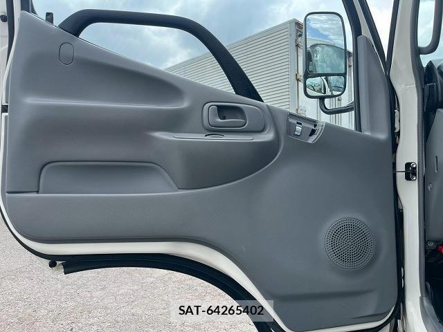 Hino DUTRO 2022-03 7250582-21