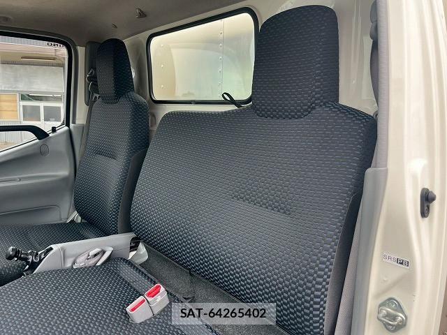 Hino DUTRO 2022-03 7250582-23