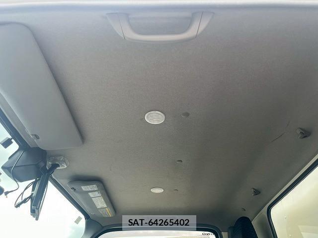 Hino DUTRO 2022-03 7250582-24
