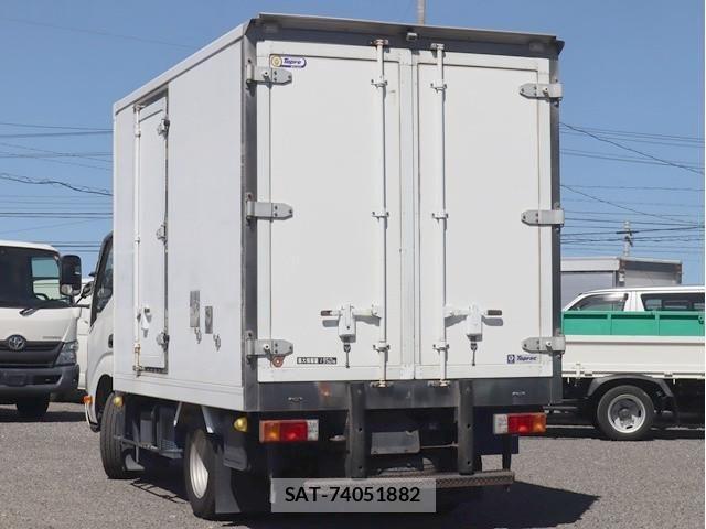 Hino DUTRO 2017-06 7250567-1
