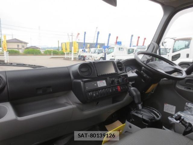 Hino DUTRO 2018-01 7250585-19