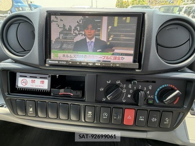 Hino DUTRO 2016-06 7250589-10