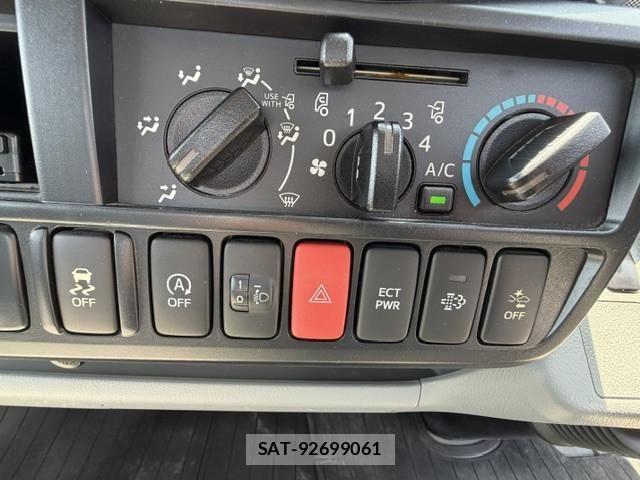 Hino DUTRO 2016-06 7250589-13