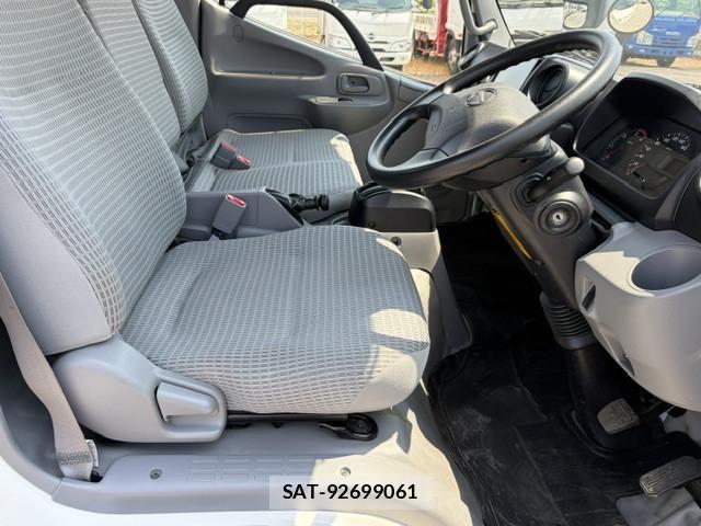 Hino DUTRO 2016-06 7250589-15