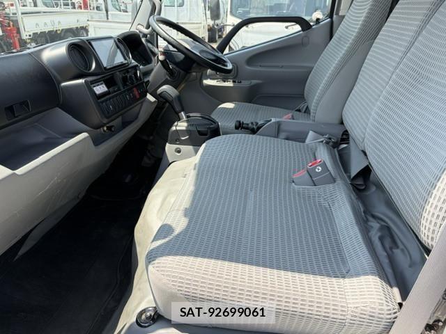 Hino DUTRO 2016-06 7250589-16