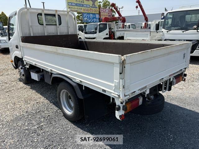 Hino DUTRO 2016-06 7250589-3