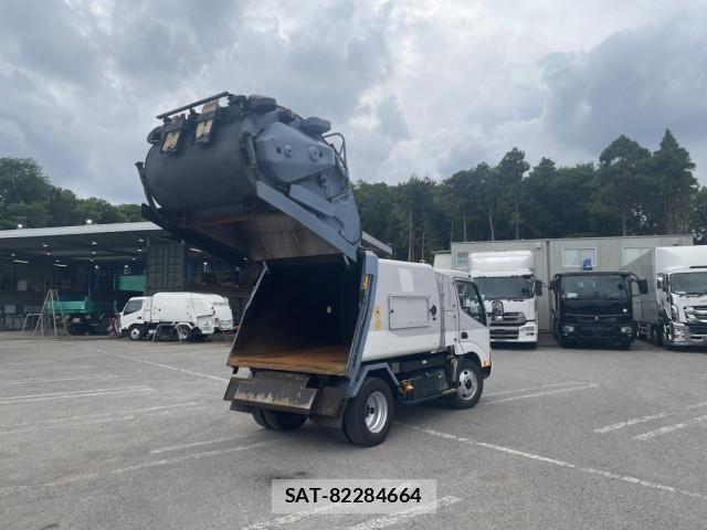 Hino DUTRO 2017-10 7250588-14