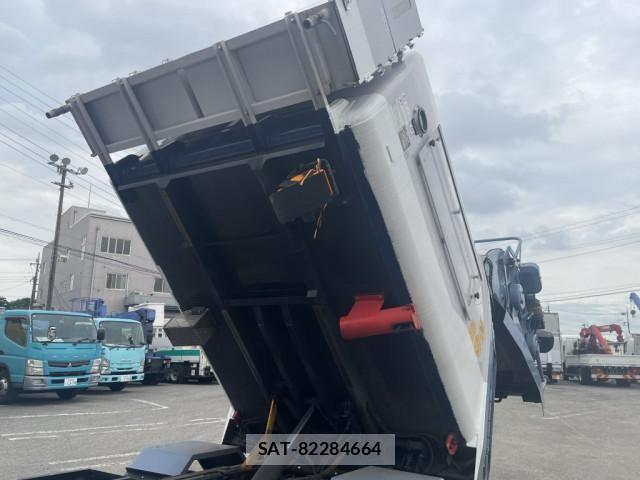 Hino DUTRO 2017-10 7250588-21