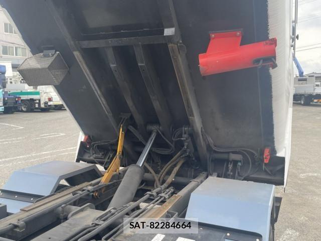 Hino DUTRO 2017-10 7250588-23