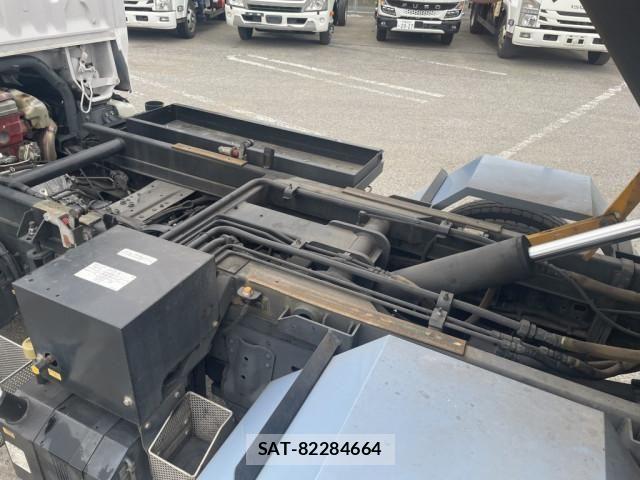 Hino DUTRO 2017-10 7250588-26