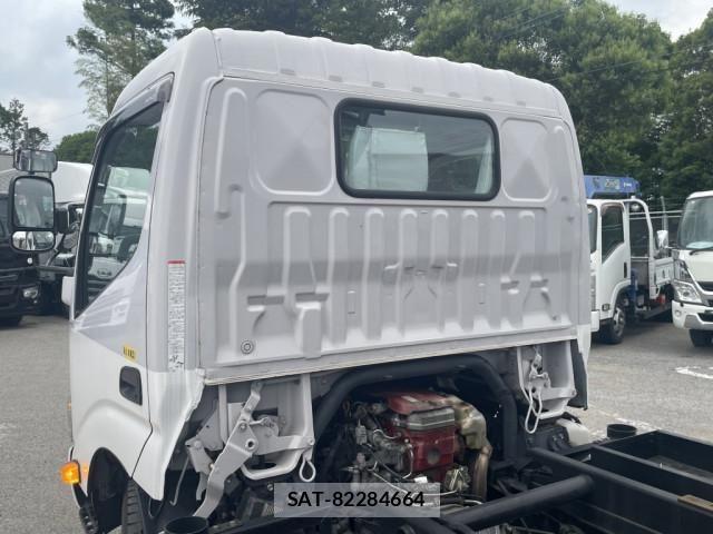 Hino DUTRO 2017-10 7250588-27
