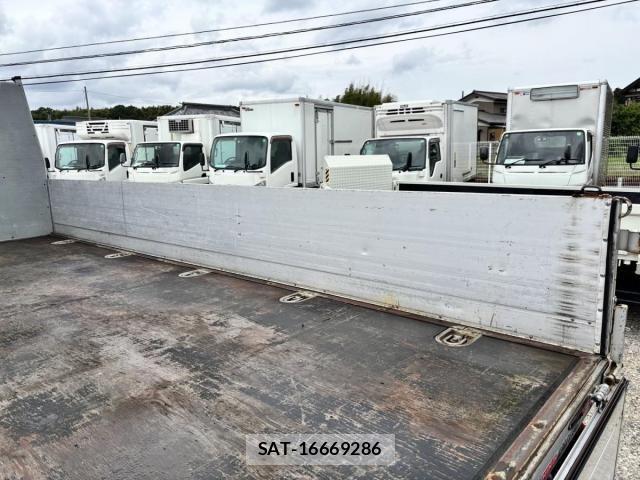 Hino DUTRO 2017-02 7250598-10