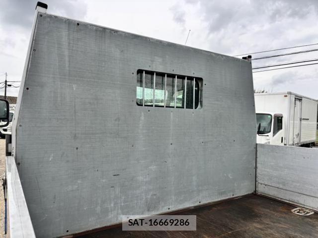 Hino DUTRO 2017-02 7250598-11