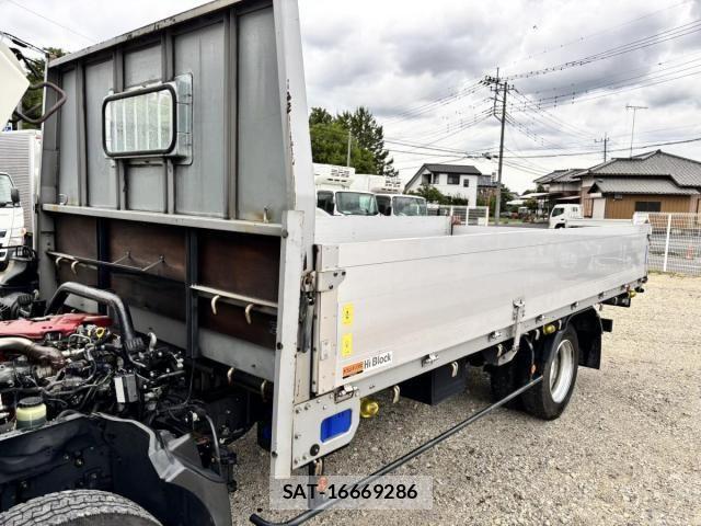 Hino DUTRO 2017-02 7250598-14