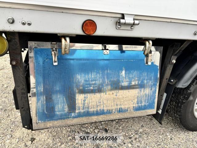 Hino DUTRO 2017-02 7250598-29