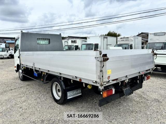 Hino DUTRO 2017-02 7250598-6