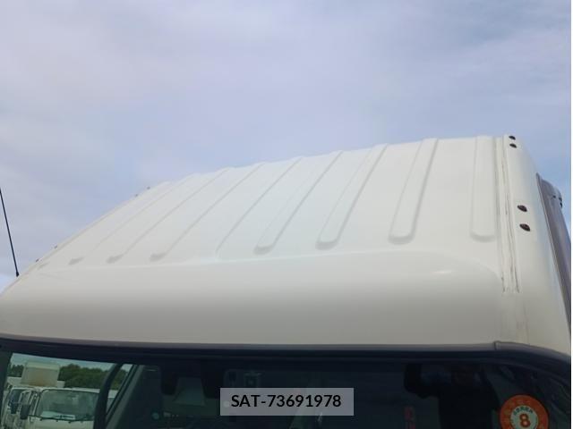 Hino DUTRO 2022-03 7250558-17