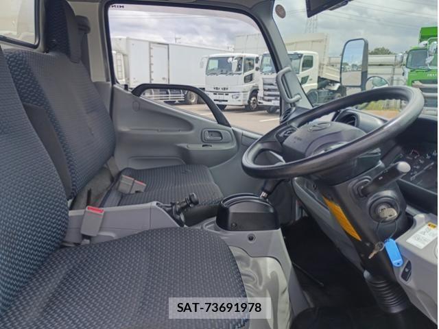 Hino DUTRO 2022-03 7250558-22