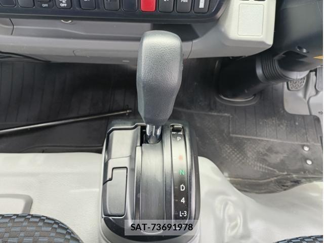 Hino DUTRO 2022-03 7250558-27