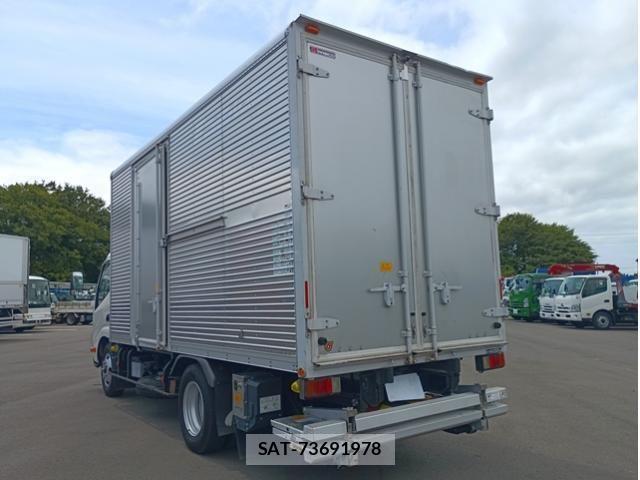 Hino DUTRO 2022-03 7250558-3