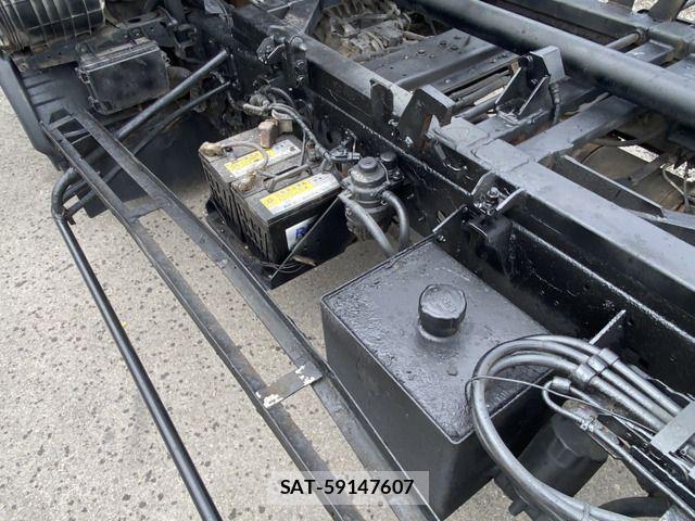 Hino DUTRO 2008-09 7250599-16