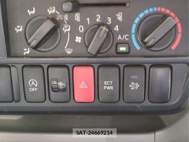 Hino DUTRO 2014-10 7271833-12