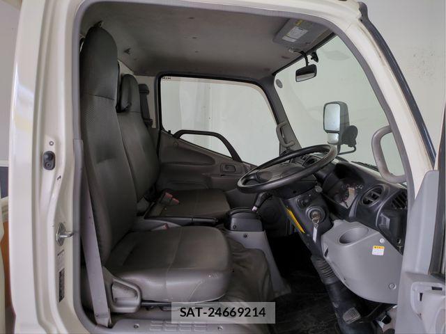 Hino DUTRO 2014-10 7271833-24