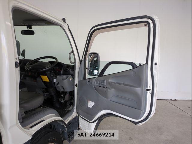 Hino DUTRO 2014-10 7271833-26