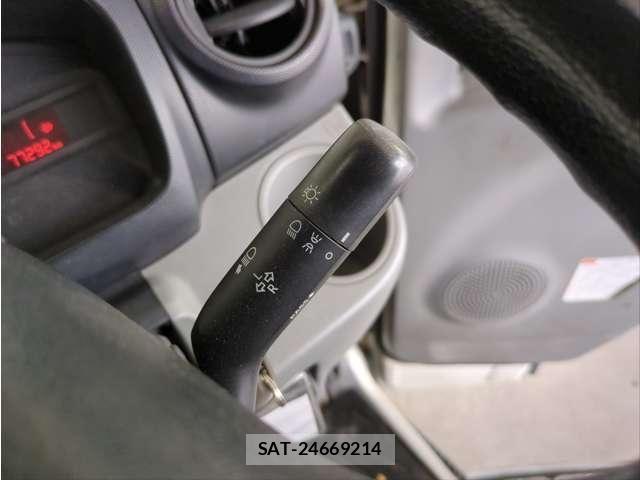 Hino DUTRO 2014-10 7271833-28