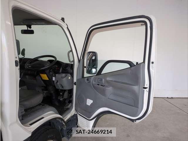 Hino DUTRO 2014-10 7271833-29