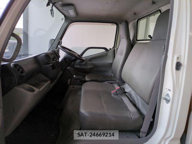 Hino DUTRO 2014-10 7271833-3