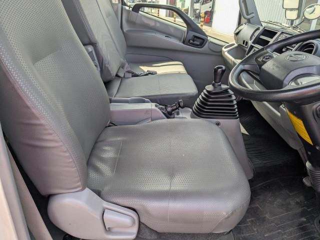 Hino DUTRO 2021-01 7306666-26