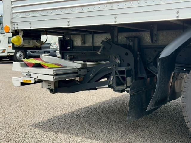 Hino DUTRO 2022-03 7306664-27
