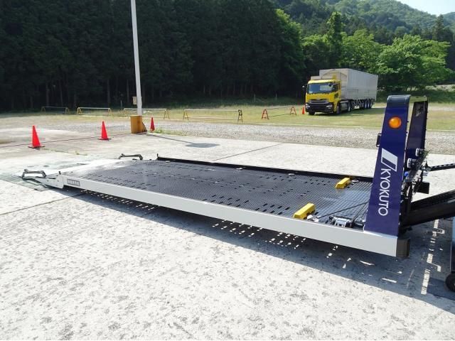 Hino DUTRO 2025-09 7306662-18