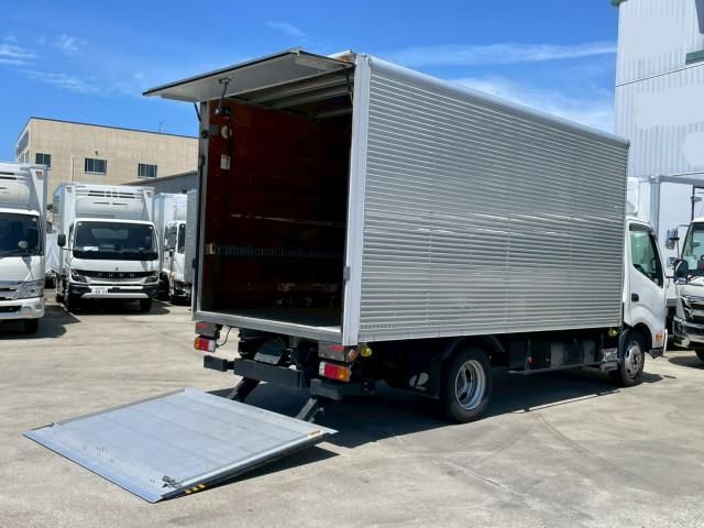 Hino DUTRO 2018-01 7306667-13