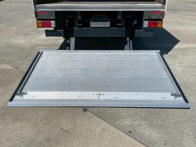 Hino DUTRO 2018-01 7306667-14