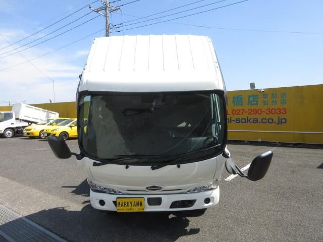 Hino DUTRO 2022-03 7306663-10