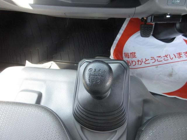 Hino DUTRO 2022-03 7306663-19