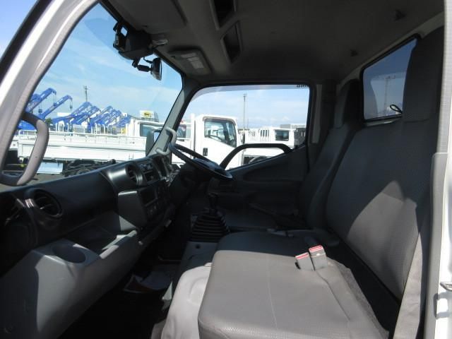 Hino DUTRO 2022-03 7306663-23