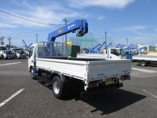 Hino DUTRO 2022-03 7306663-2