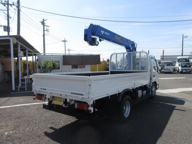 Hino DUTRO 2022-03 7306663-3