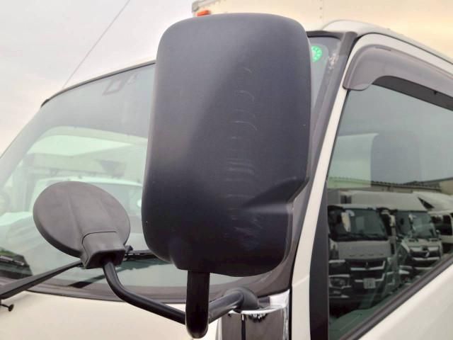 Hino DUTRO 2021-05 7306665-19