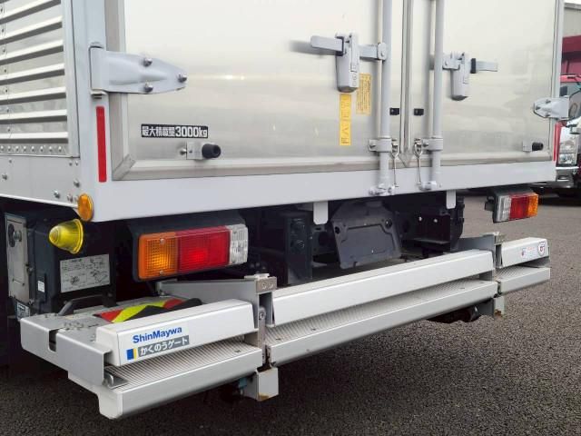Hino DUTRO 2021-05 7306665-25