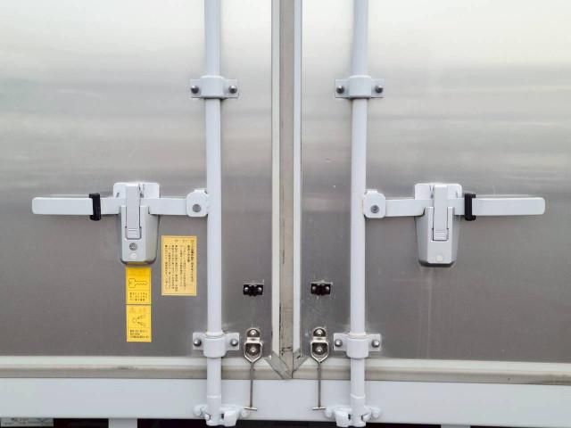 Hino DUTRO 2021-05 7306665-27
