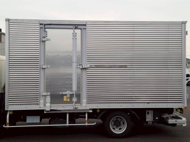 Hino DUTRO 2021-05 7306665-7