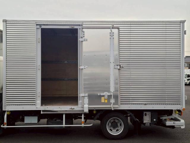 Hino DUTRO 2021-05 7306665-8