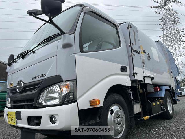 Hino DUTRO 2017-11 7326801-0