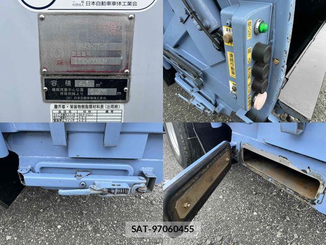 Hino DUTRO 2017-11 7326801-18
